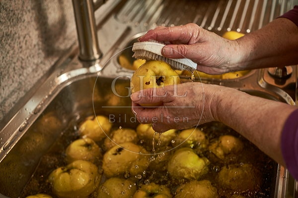 091434 Herstellung von Quittensaft