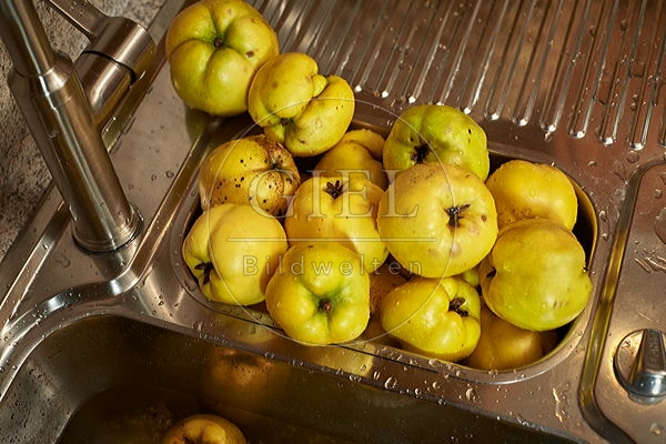 091437 Herstellung von Quittensaft
