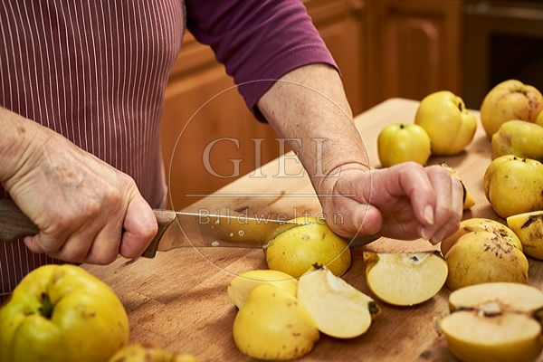 091468 Herstellung von Quittensaft