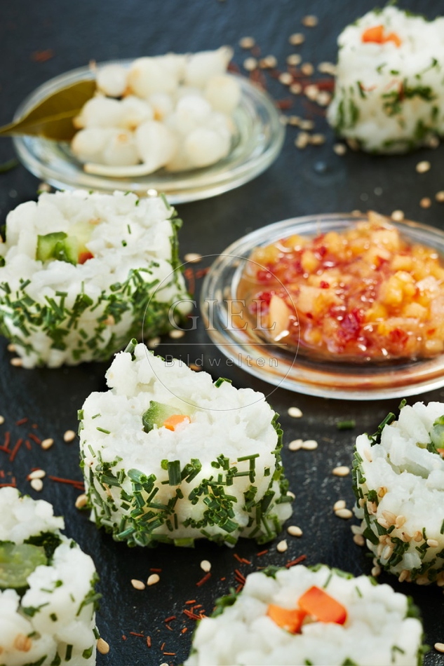 Veganes Schnittlauch-Sushi 106143.jpg