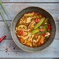 111054 Scharfe asiatische Nudelsuppe