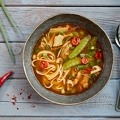 111057 Scharfe asiatische Nudelsuppe