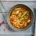 111058 Scharfe asiatische Nudelsuppe