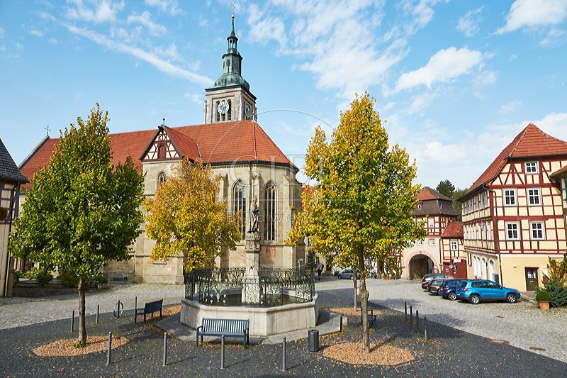 Königsberg, Marktplatz, Regio-Montanus-Brunnen 087879.jpg