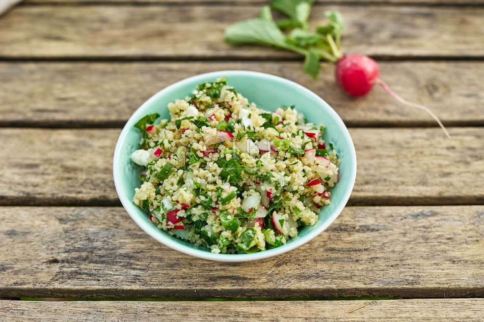 116718 Couscous mit Radieschen