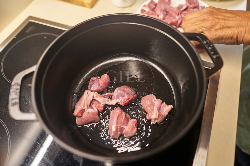 116737 Zubereitung Lammgulasch