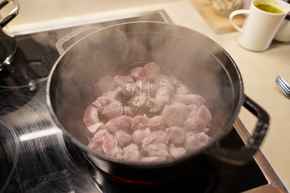 116738 Zubereitung Lammgulasch