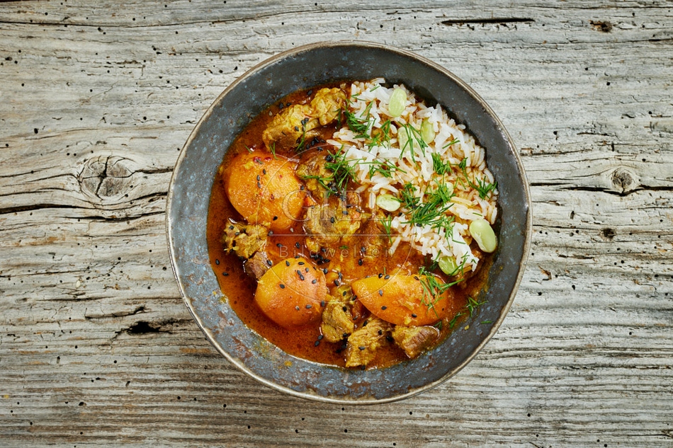 117344 Lammcurry mit Aprikosen und Reis mit Bohnen