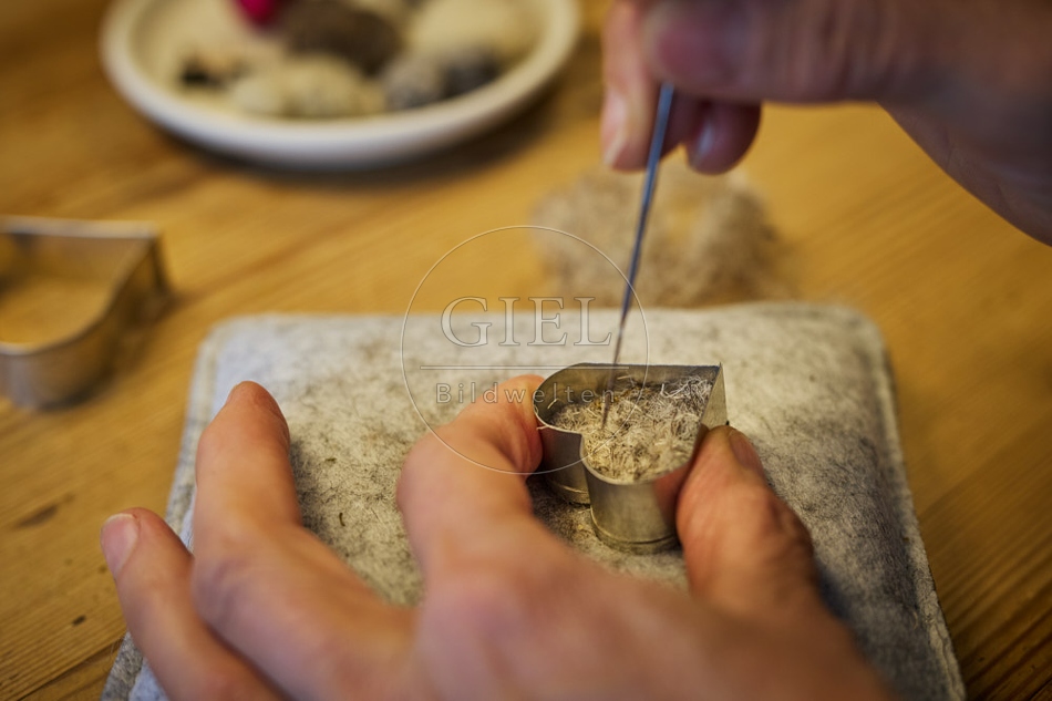 118155 Nadelfilzen mit Wolle vom Herdwick-Schaf - Handwerk mit natürlichen Materialien