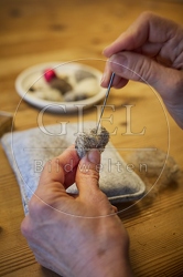 118156 Nadelfilzen mit Wolle vom Herdwick-Schaf - Handwerk mit natürlichen Materialien